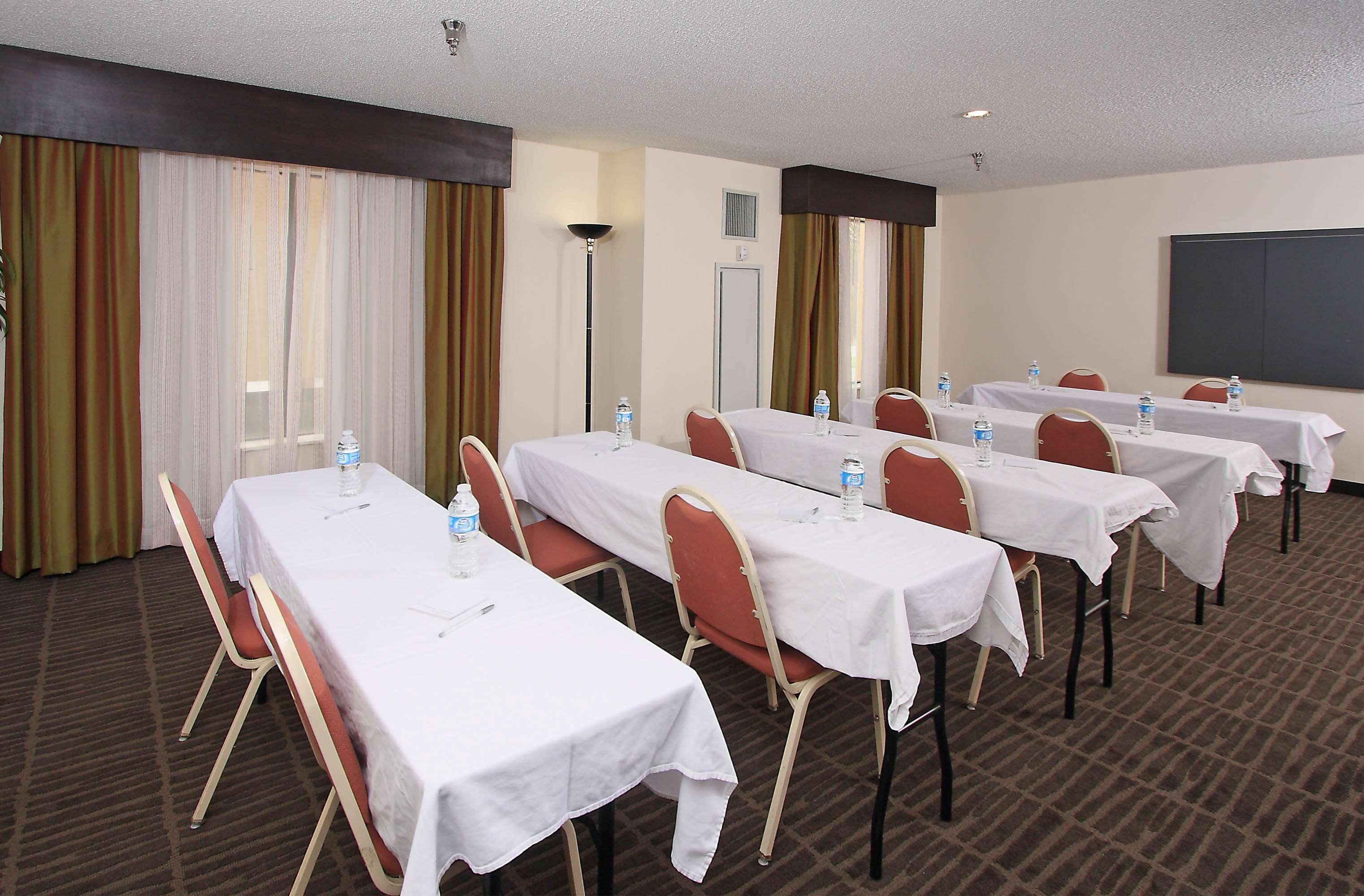 Hampton Inn & Suites Valdosta/Conference Center Business photo