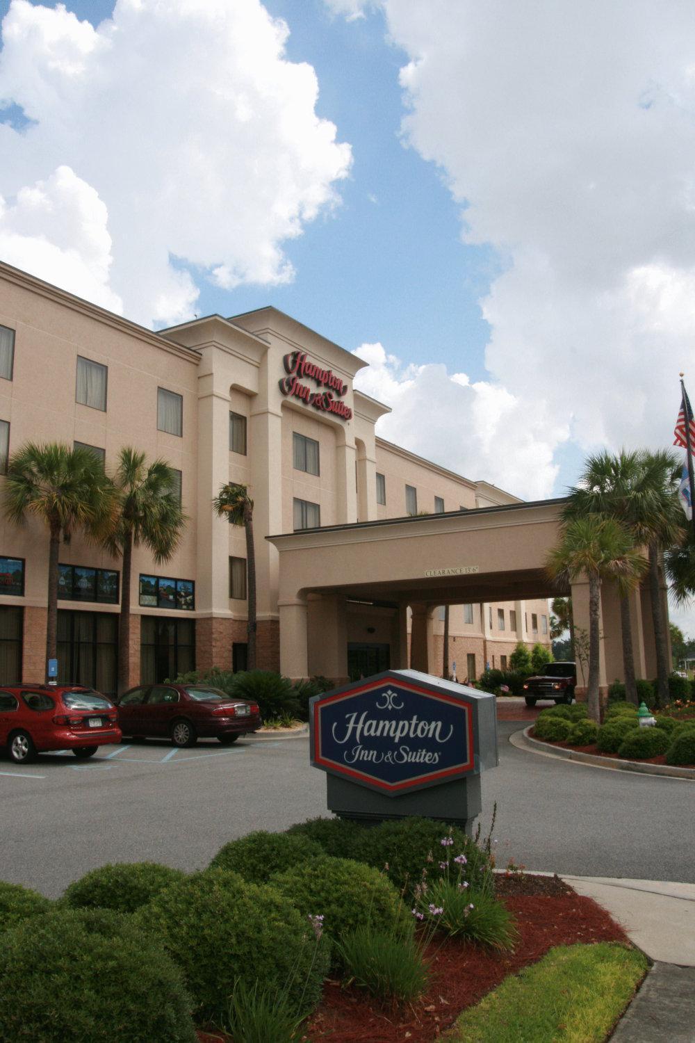 Hampton Inn & Suites Valdosta/Conference Center Exterior photo